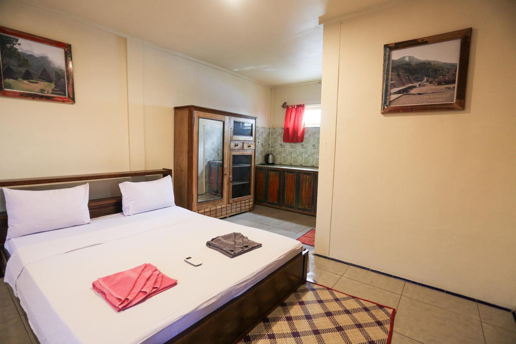 Homestay Komodo Shores *